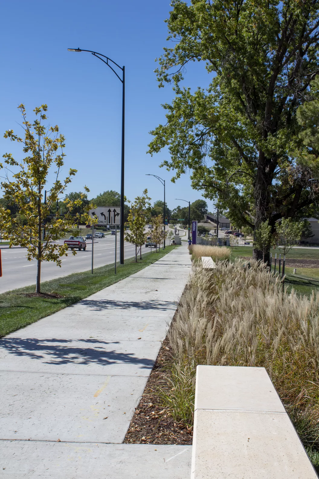 sidewalk facing west